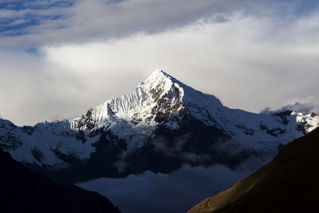 Last Of Sun Light Hitting Peak Of Mount Veronica Peru